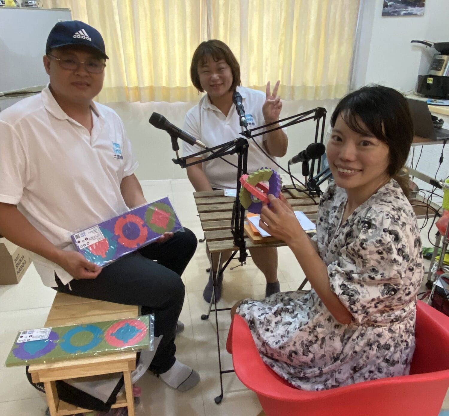 【行動星球⼀娜姐星球-EP11】EVA發泡塑膠變！變！變！可以從地墊變身成搖馬！拼圖可以變成聖誕樹裝飾品！好神奇！