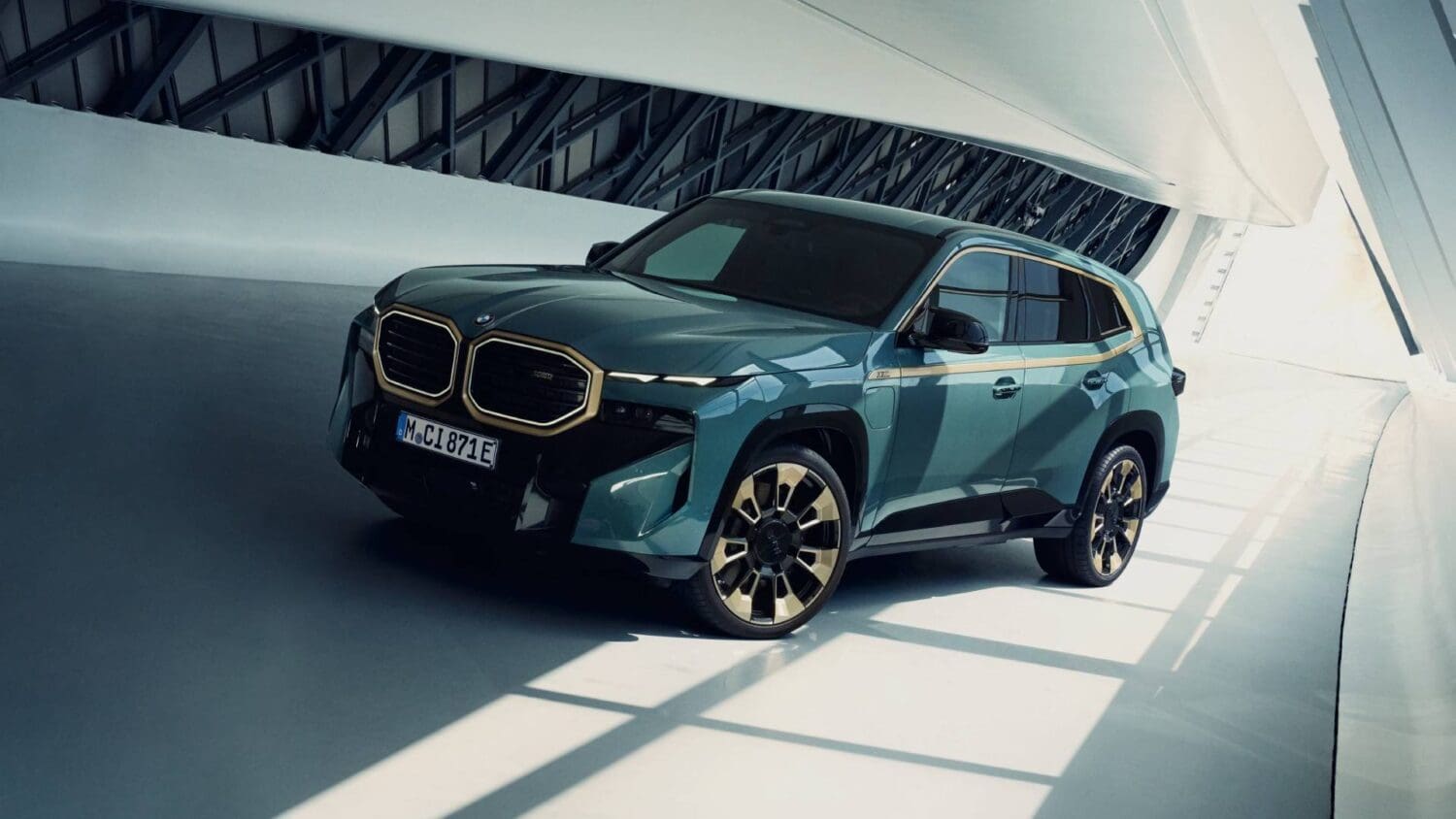 BMW全新XM最強跑旅預售開跑　653匹油電動力預售價889萬元