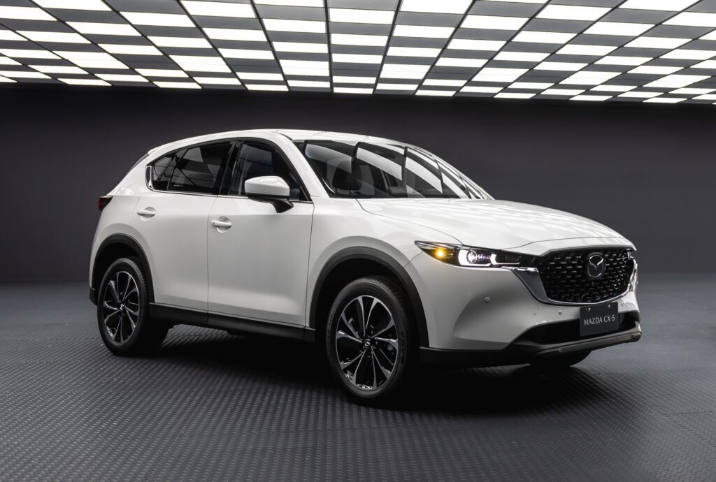 Mazda新CX-5 SE外觀呈現日式美學工藝之美，搭配傲視同級的科技安全配備，價格上也讓積極回應消費者的需求。