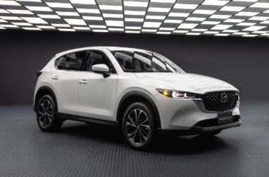 Mazda新CX-5 SE外觀呈現日式美學工藝之美，搭配傲視同級的科技安全配備，價格上也讓積極回應消費者的需求。