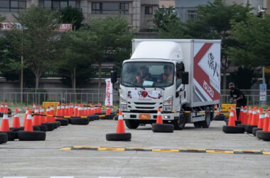 台北合眾汽車自2012年代理日本商用車品牌Isuzu後，除不間斷提供台灣頭家、運將與日本原廠零時差的各式新世代車款，並透過各式異業合作活動提升品牌形象。