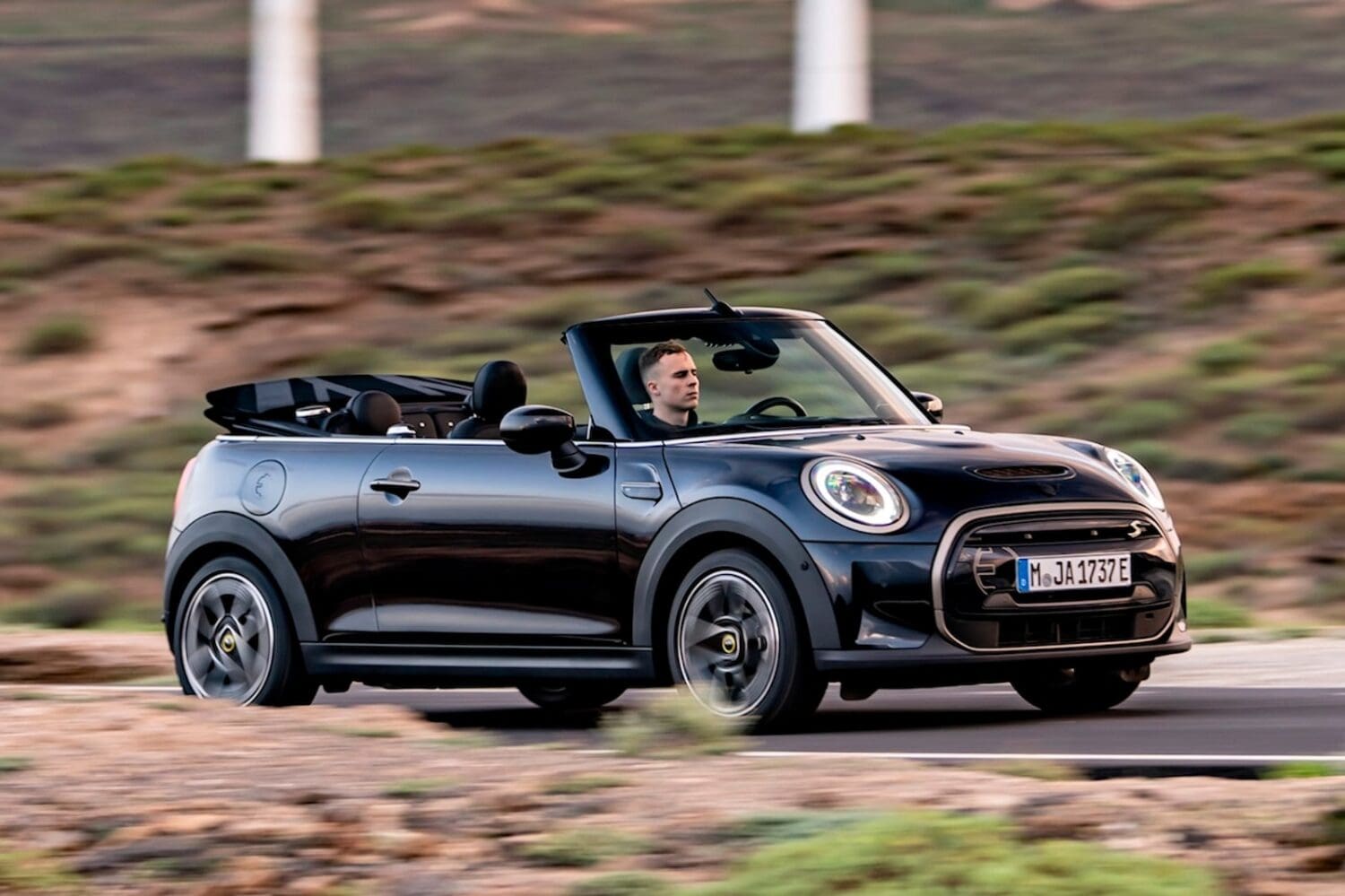 MINI Cooper SE Convertible電動敞篷亮相　限量999台只限歐洲
