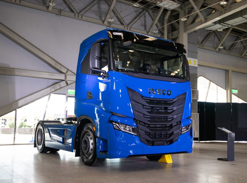 全新IVECO S-WAY著重整體空間設計佈局與座艙舒適性，如同另一個『家』！