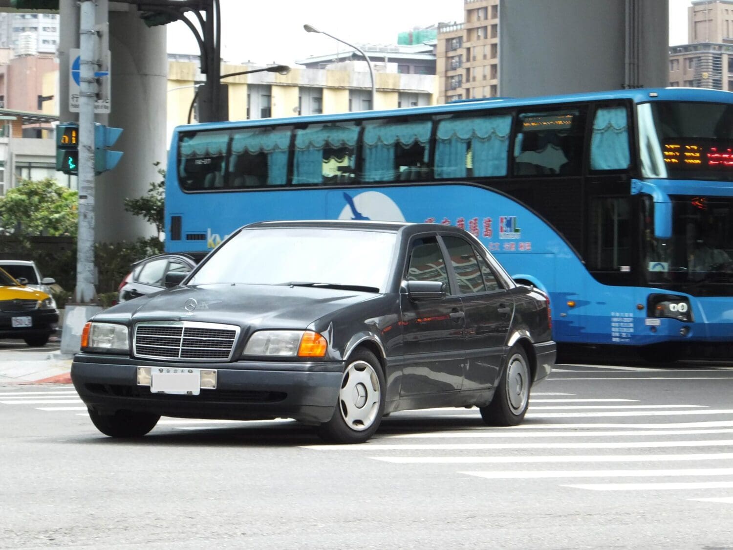 改名為C-Class從這一代開始　代號W202的Mercedes Benz C-Class外型很搶眼！