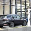 BMW總代理汎德攜手全台經銷商建置最高充電功率可達350kW的BMW i高速充電站，iX xDrive50最快僅需6分鐘就能補充100km續航里程。