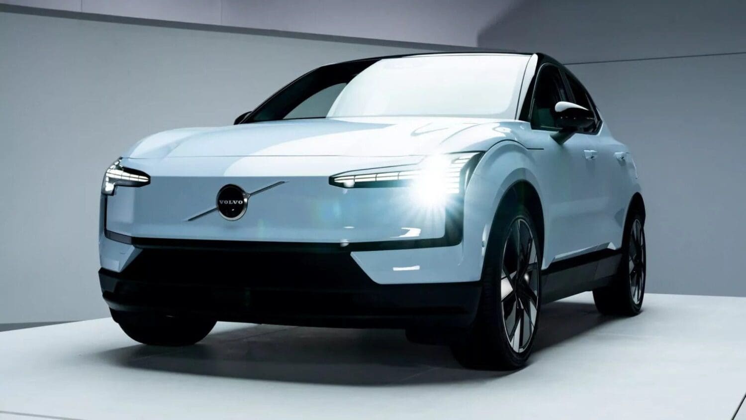 Volvo誓言實現完全電動化　2030年之後燃油引擎全部消失