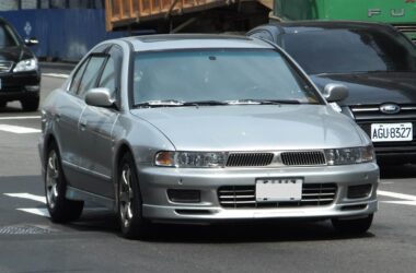 MITSUBISHI Galant