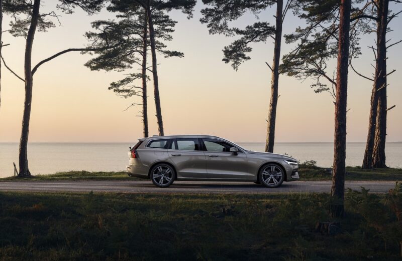 V60 B3 Plus 在動力方面推出重新調校的 48V Mild Hybrid 新世代能源科技，擁有 163hp 與 27kgm 的最大出力，在 Mild Hybrid 幫助下更享有 11.8hp 的額外出力。