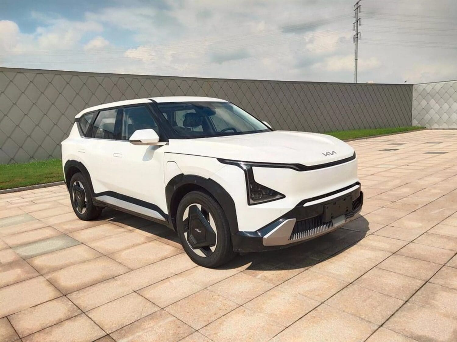 Kia EV5消息曝光　中型休旅尺碼、218匹入門動力搶攻平價市場
