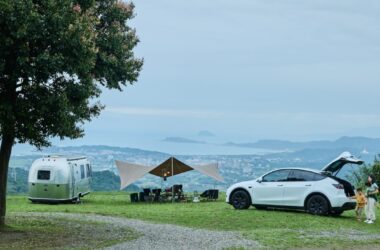 熱門休旅車款 Model Y 與 Model X 寬敞的車室乘坐與載物空間，是車主旅行露營的最佳首選。