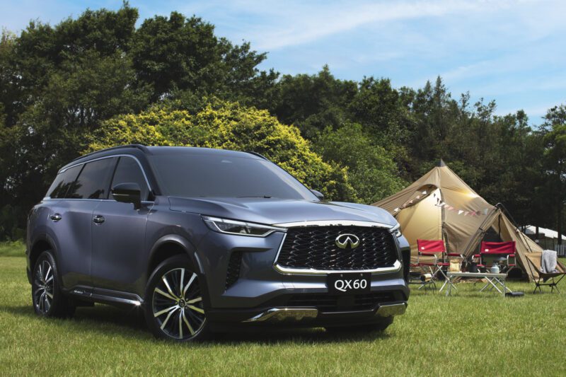 INFINITI QX60日系極致七人座休旅，秉持以人為本的日式匠人究極工藝，精雕細琢打造雍容大氣的車身外型及兼具科技與藝術的高質感內裝，讓每一處細節盡顯品味與優雅。