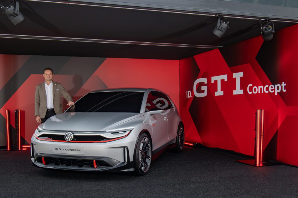 ID. GTI 概念車首度於德國IAA慕尼黑車展露面，重新演繹GTI 三個字母，將電動化基因灌注於浪漫跑魂，再釋電動時代意涵。