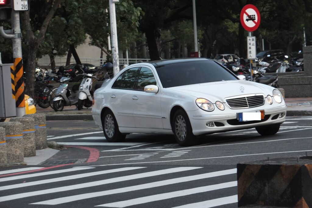 W211 Mercedes-Benz E-Class