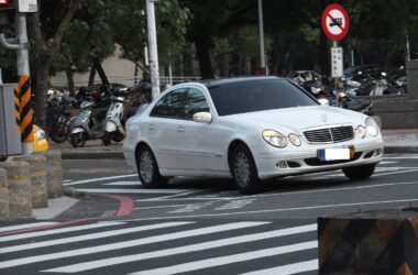 W211 Mercedes-Benz E-Class