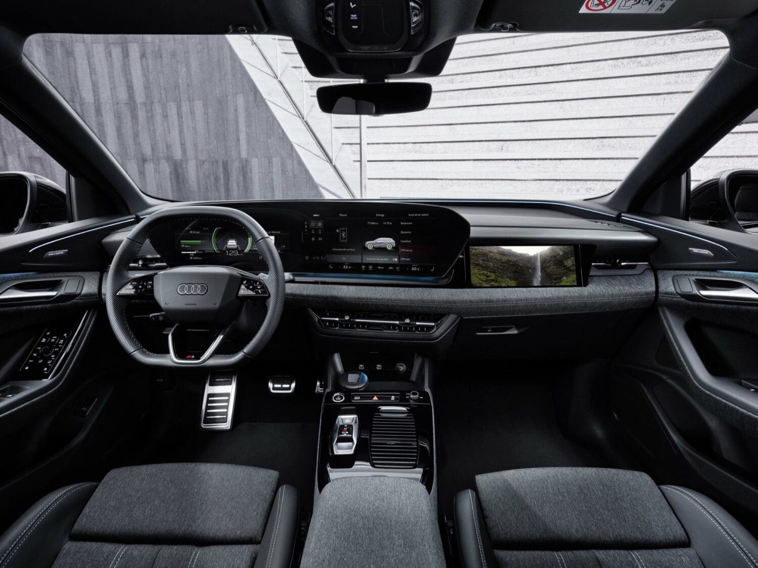 Audi Q6 e-tron內裝公布　連副駕都有10.6吋螢幕超科技