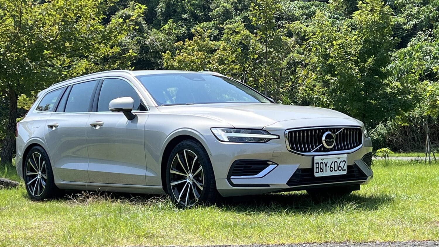 乖的時候柔順好親切　變身後兇起來個性大變的Volvo V60 T8 Recharge