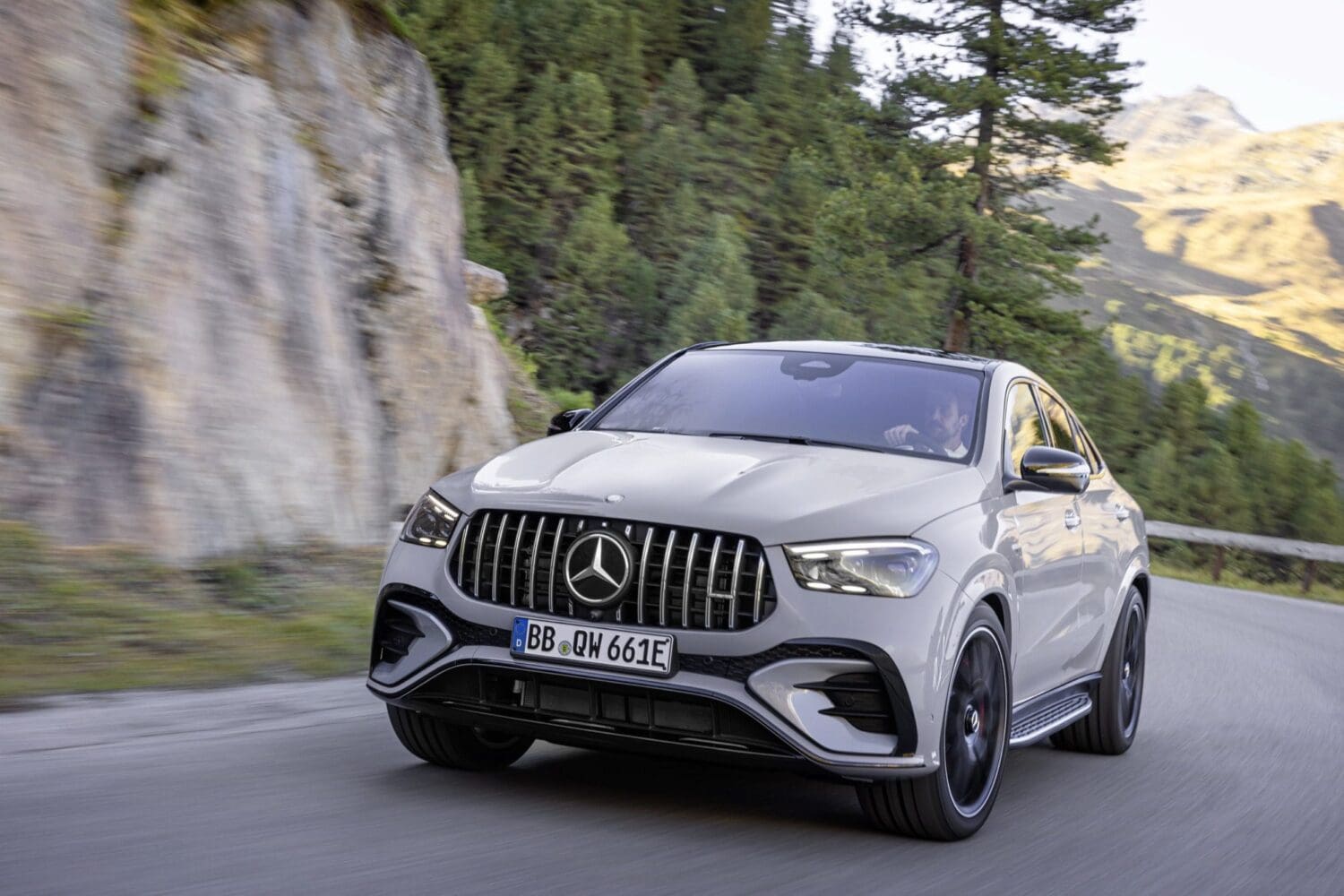 賓士AMG GLE 53 Hybrid亮相 搭載直六引擎與PHEV動力