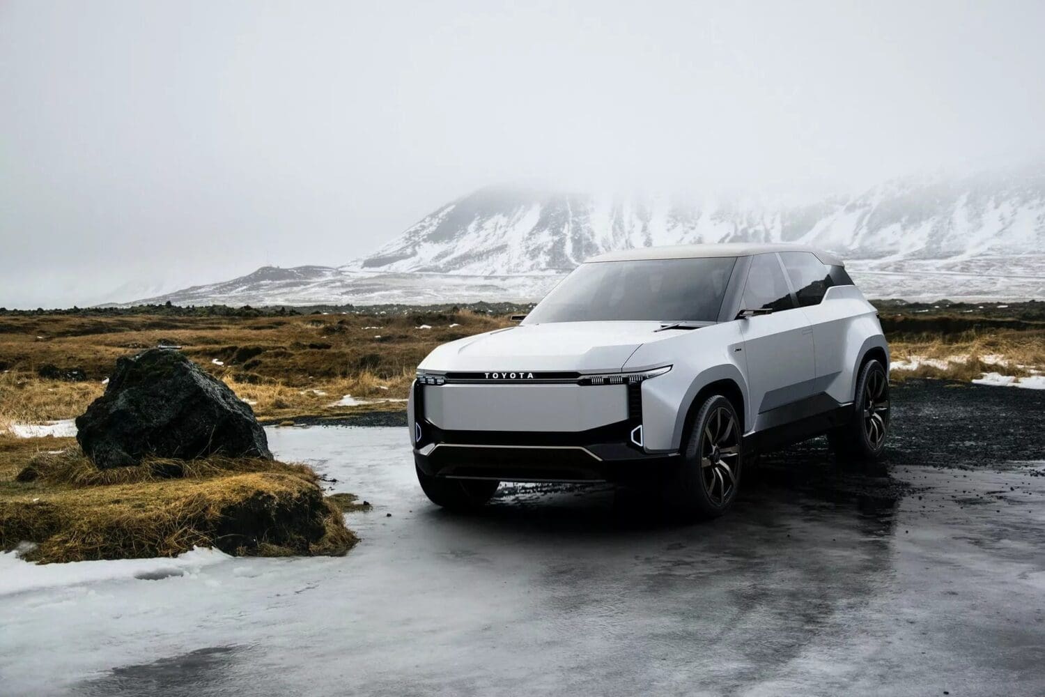 Toyota純電Land Cruiser亮相　七人座設計還有電動皮卡登場