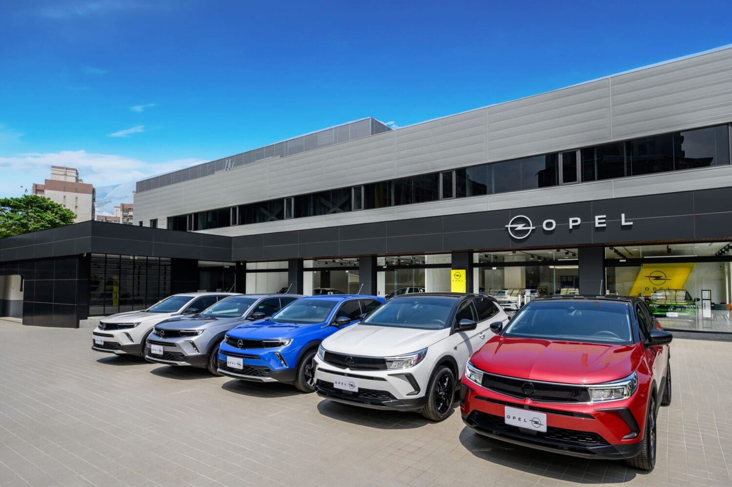 OPEL桃園展示暨服務中心盛大開幕　利達租車優惠同步進行中