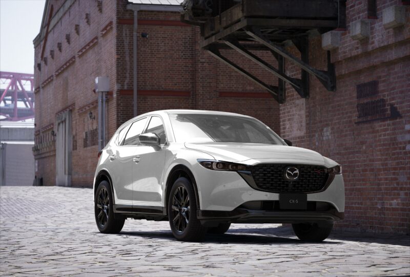 MAZDA CX-5 全車系擁有完備 i-ACTIVSENSE主動安全科技、全速域巡航模式車道維持輔助系統（CTS）與 360° 環景輔助系統，讓每段行車旅程都能安心無憂地抵達目的地。(圖片供：台灣馬自達)