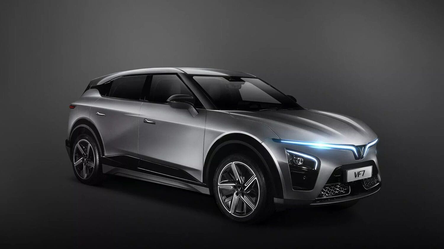 VinFast VF 7純電休旅越南登場　354匹、431公里續航表現亮眼