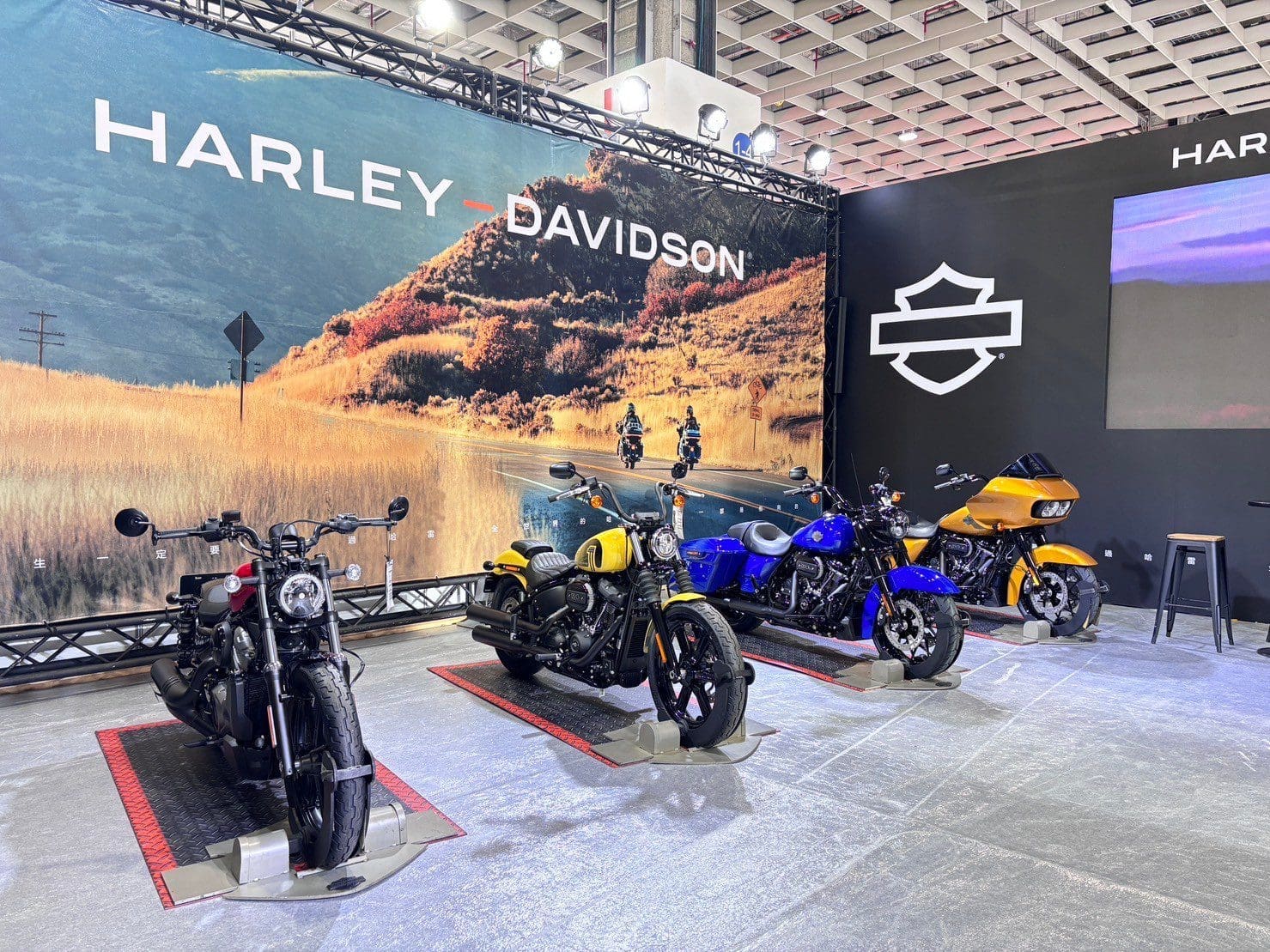 Harley-Davidson全新頂級CVO與明星車款齊聚台北車展