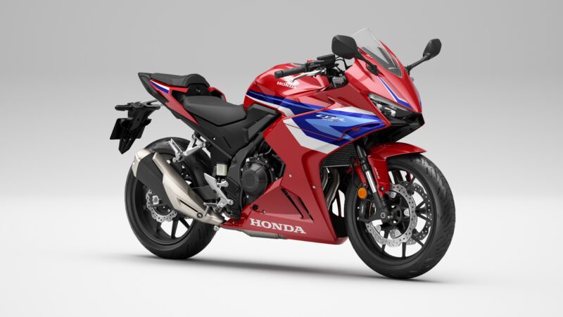 2024年式CBR500R於即日起開始預接訂單正式售價為29.9萬元，車色分別為 : GP紅、消光黑，預計於2024年第一季到港。(圖片提供：台灣本田)