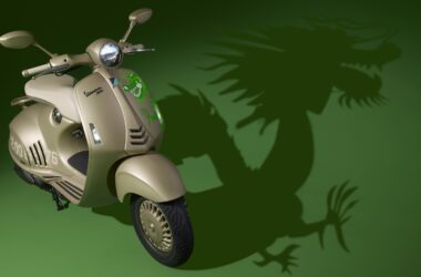 Vespa 特地在農曆新年臨近之際，全球同步發表「Vespa 946龍年限定特仕版」，於香港”龍”重亮相。(圖片提供：Vespa)