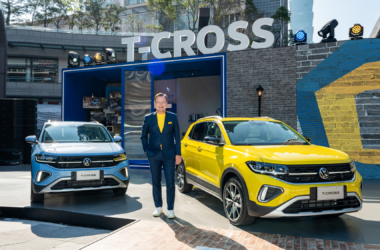 小改款VW T-Cross 推出魅力新色淨霧藍與日耀黃，外觀動感活潑、車室機能多變實用、主／被動安全配備超越同級，在 A0 級距 SUV 廣受歡迎，日前線上預售獲消費者熱烈迴響。(圖片提供：VW)