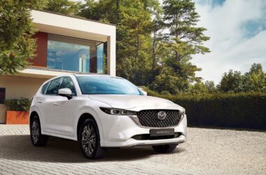 MAZDA CX-5 榮登 2 月進口休旅市場第 2 名銷售殊榮，擁出色內外觀質感、卓越駕馭樂趣及完善 i-ACTIVSENSE 安全科技配置。(圖片提供：台灣馬自達)