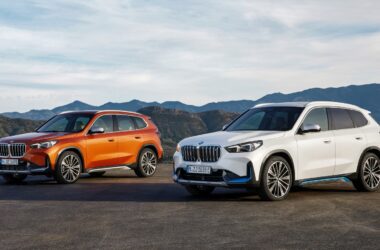 BMW X1與首度登場的純電動力BMW iX1，以年輕動感的外型結合強大的空間實用機能獲得眾多年輕族群消費者青睞，超越對手的科技實力更讓全新世代X1/iX1銷售成績一枝獨秀，同時也屢獲國際媒體大獎肯定。(圖片提供：汎德)