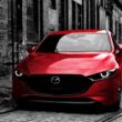 本月入主 MAZDA 熱銷主力車型 MAZDA3 與 MAZDA CX-30 立享 5 年原廠保固與 10 萬元購車低頭款。(圖片提供：台灣馬自達)