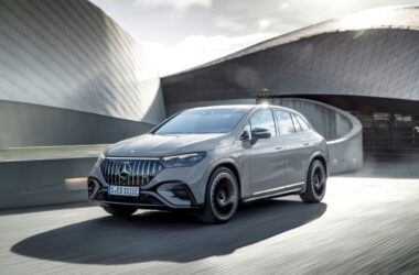 EQE 43 4MATIC SUV 新增 Hyper Edition 車型，新增配備價格將近60萬元。(圖片提供：台灣賓士)