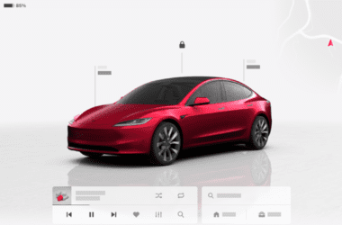 本次軟體更新內容包含適用於 Model 3 與 Model Y 的沉浸式視覺更新，讓車主可以在停車時全螢幕實時控制車輛，行車時亦可將路況顯示調整為全螢幕，更大範圍地掌控車輛四周路況。(圖片提供：Tesla)