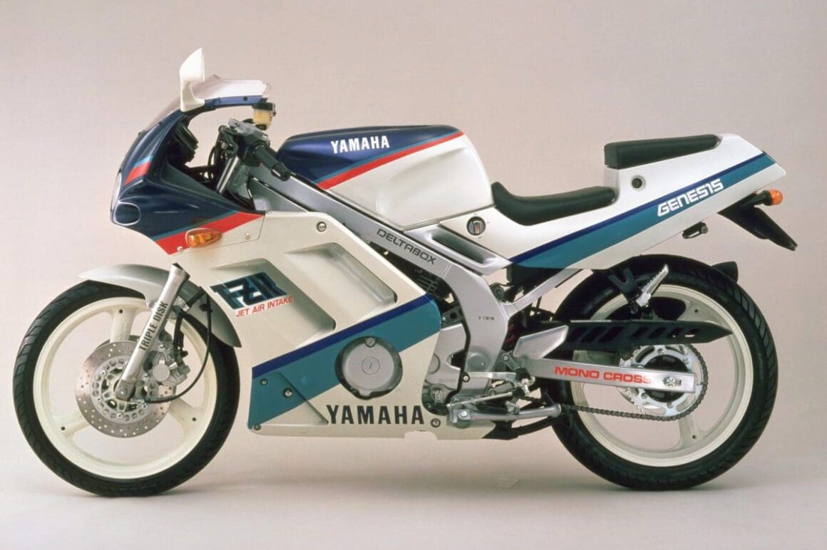 V型雙缸150c.c.四行程神車 Yamaha FZR傾注的心力空前絕後！ - CarFun 玩車誌｜玩樂生活、輕鬆懂車