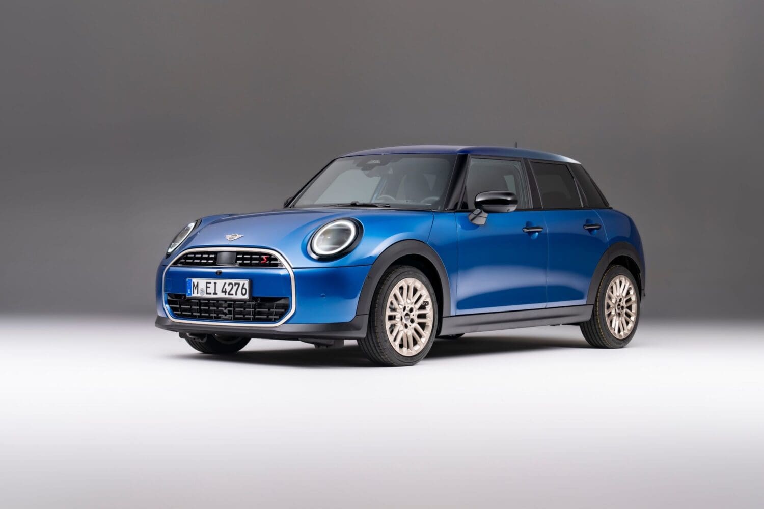Mini Cooper推出五門車型　軸距放大、車室空間表現更好