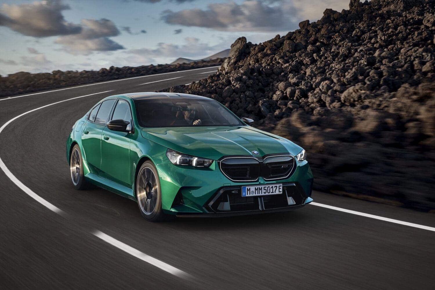 BMW M5搭載V8油電動力　加速表現比上一代還要慢