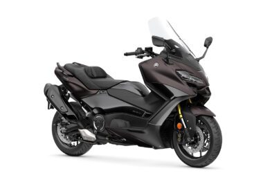 全新2024年式「TMAX Tech MAX」及「TMAX」將帶給消費者各2款配色，，共計4款車型供選擇。(圖片提供：台灣山葉)