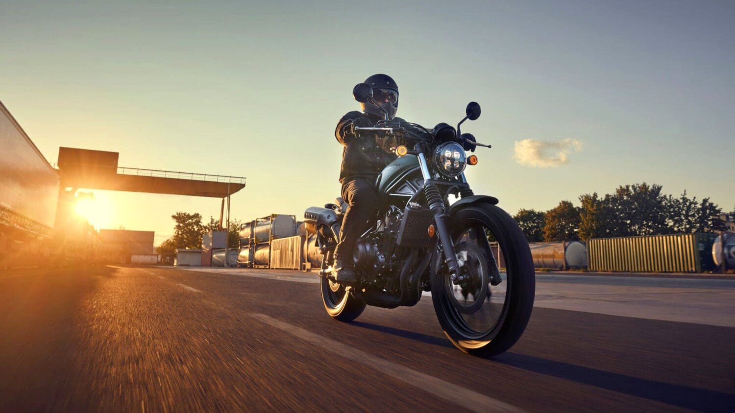 2024年式CL Street新增消光黑車色