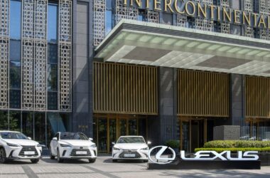 Lexus與高雄洲際酒店攜手推出住房專案，輕鬆展開高質感的港都自駕之旅。(圖片提供：和泰)