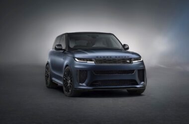 Range Rover 宣布延續其高性能 SUV 旗艦產品，正式公開亮相全新 Range Rover Sport SV Edition Two，台灣將限量導入 40 席配額，建議預售價新台幣 730 萬元起。(圖片提供：JLR)