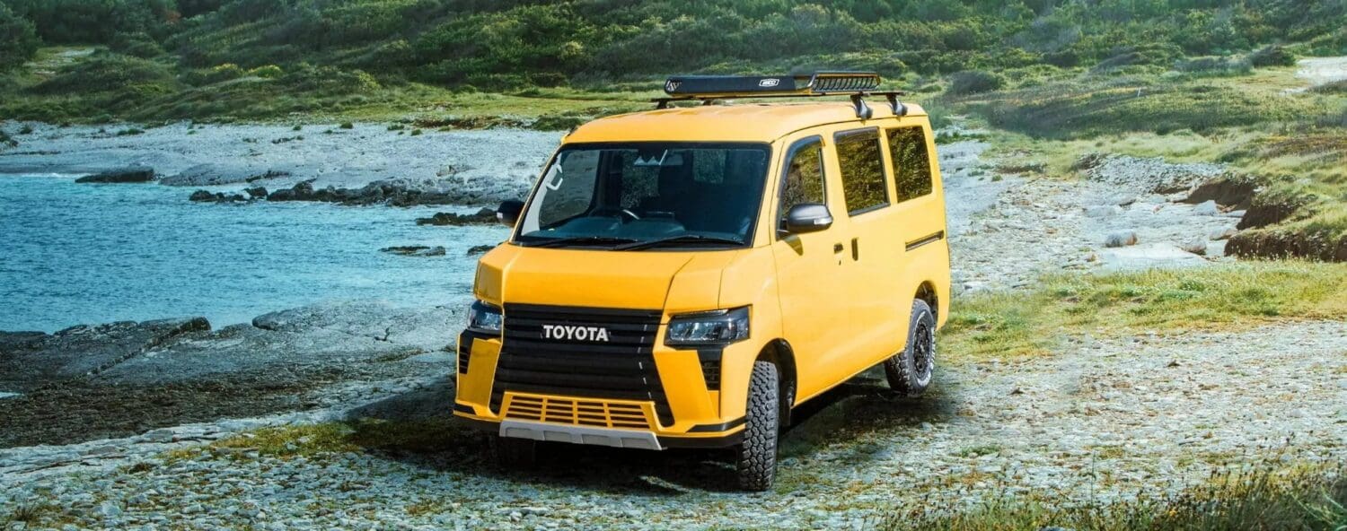 Toyota Town Ace加高升級版 變身越野車還附露營床組 Toyota Town Ace加高升級版 變身越野車還附露營床組
