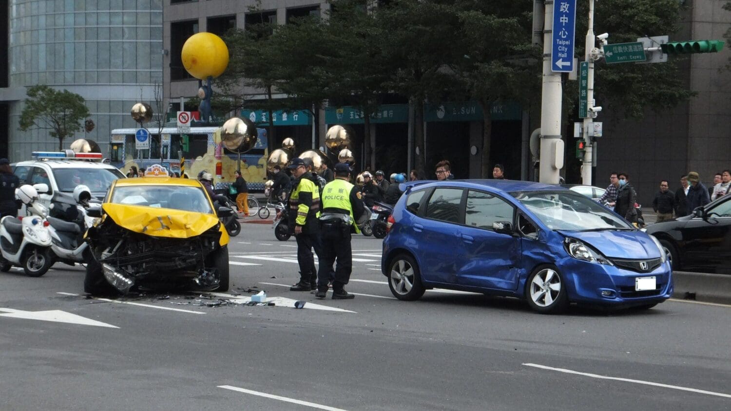 發生交通事故直接保險處理　出險前內心小算盤要先算一下！