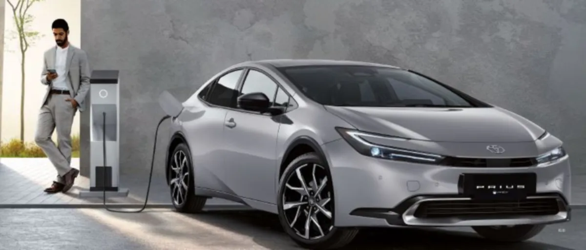 TOYOTA PRIUS PHEV璀璨亮相　智慧進化再升級！