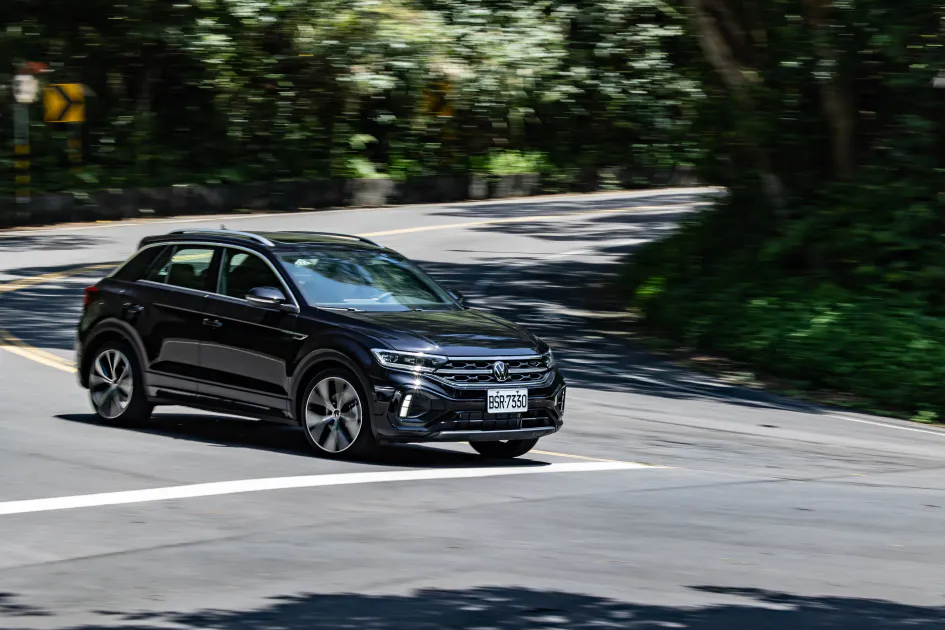 即日起至4月30日，入主Volkswagen The T-Roc 25年式全車系享低利率分期付款專案，首年月付僅5,168元，另有其它多元分期付款專案可自由選擇，敬邀消費者洽詢鄰近授權展示中心，把握良機。