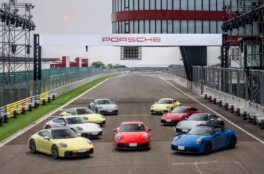 全新 992.2世代911 以更強的動力、更洗鏈銳利的設計語彙，結合前瞻創新的科技，再創性能尖端。