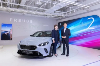 BMW集團台港澳執行董事Raymond(右)與BMW總代理汎德總經理Rebecca(左)一同蒞臨全新BMW 2系列Gran Coupé 發表會