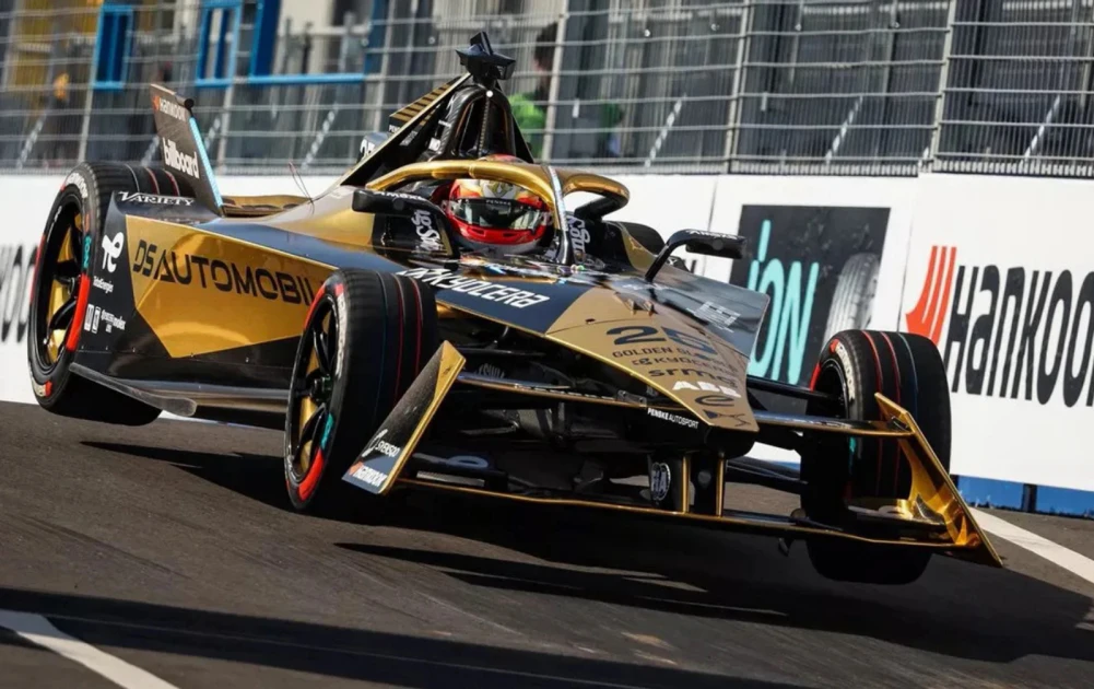 Formula E（FE）是為城市而生的未來賽車，真正在城市馬路上比賽，比起傳統車道更窄、更緊湊，幾乎沒有緩衝區，車手必須具備極高的精準度和適應力。（圖／Wonder Charge提供）