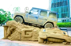 傳奇 (LeGend) G-Class 佇立在台北最著名地標 (Landmark) 相互呼應