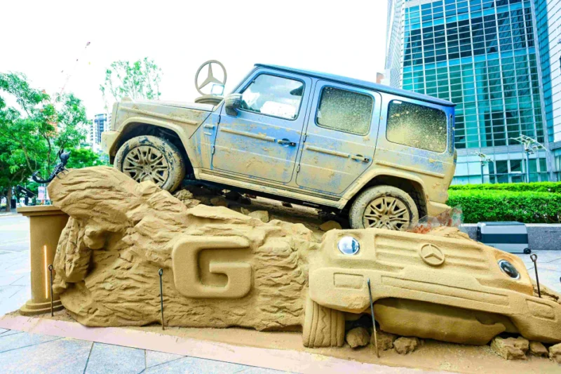傳奇 (LeGend) G-Class 佇立在台北最著名地標 (Landmark) 相互呼應